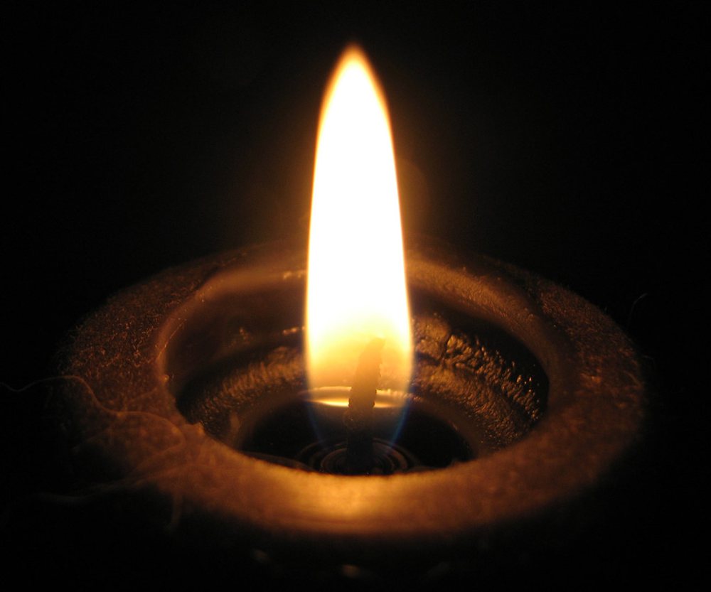 candle flame closeup