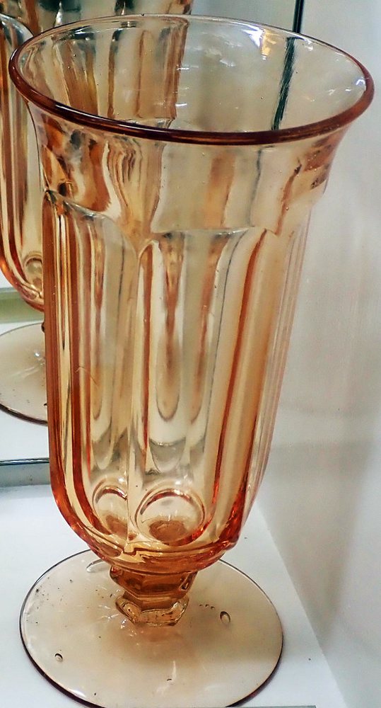 Heisey glass (341 Old Williamsburg footed ice tea glass; Amber) (1939-1957)