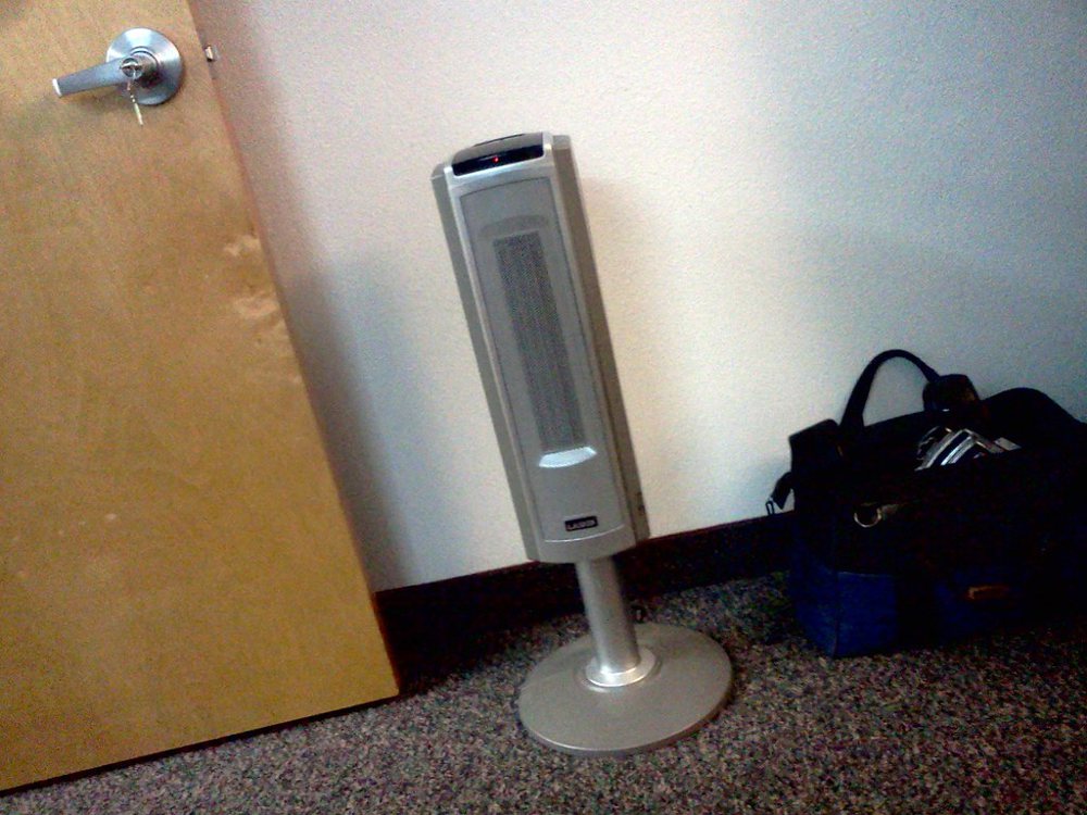 Personal space heater