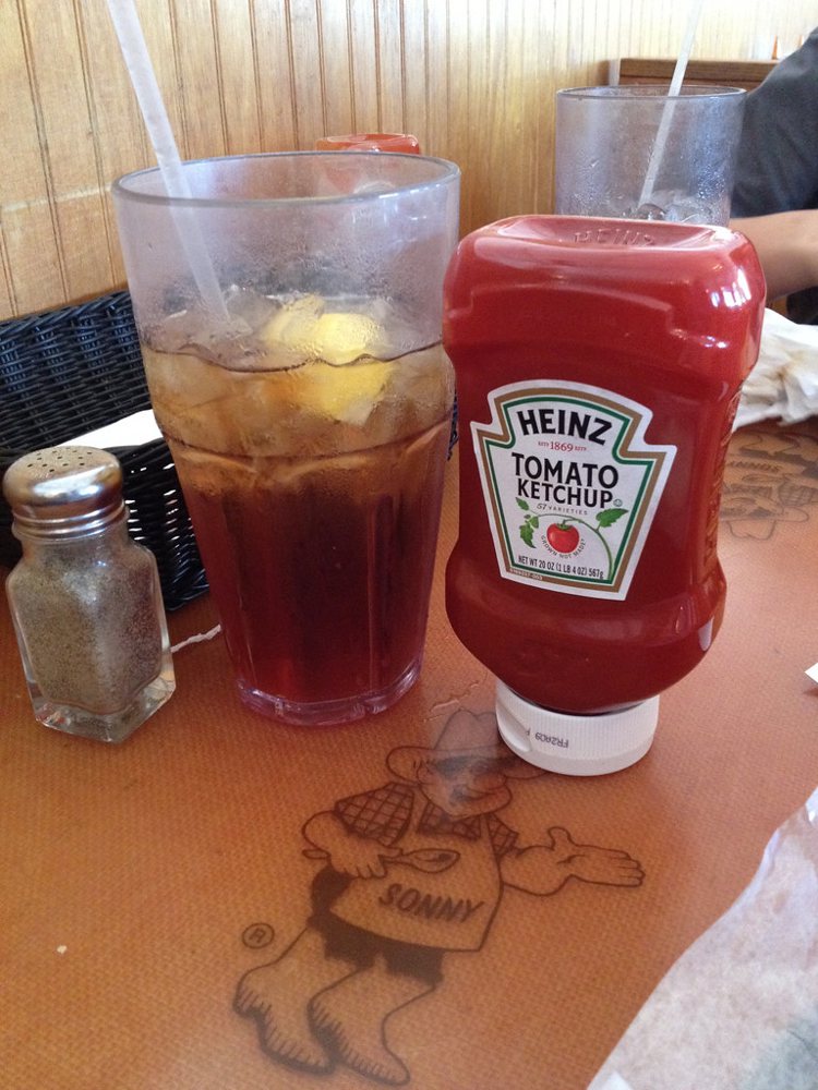 Trying to convey hugeness of iced tea glass