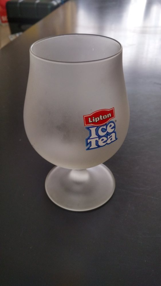 File:Lipton Ice Tea glass, Winschoten (2018) 01.jpg